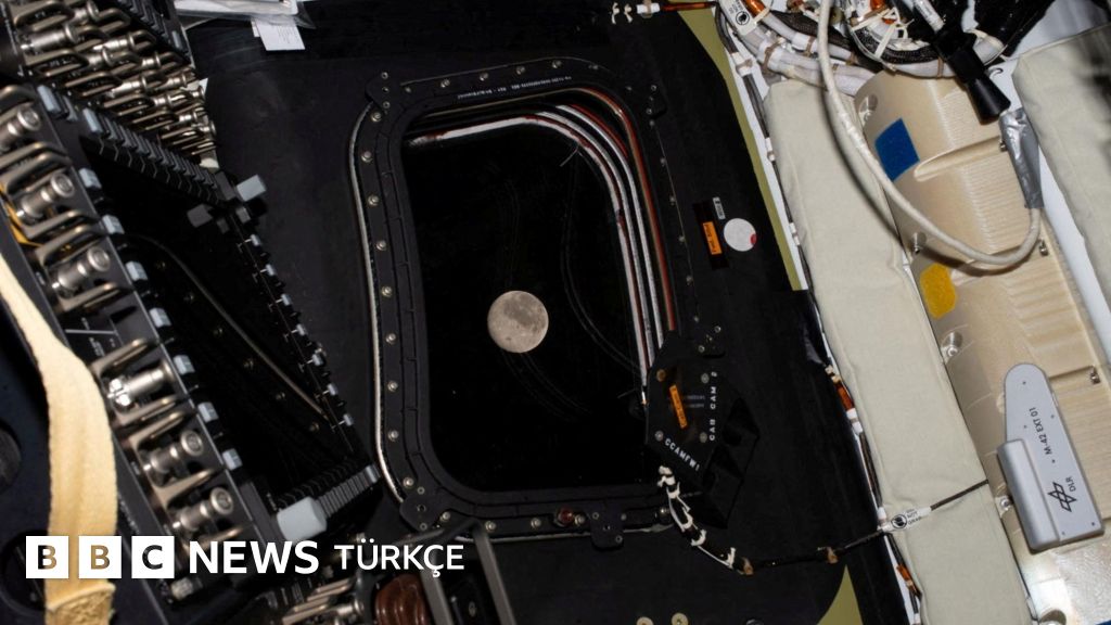 Artemis II astronotları Dünya'dan en uzağa giden insanlar olarak tarihe geçti
