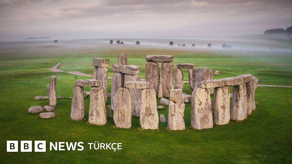 Stonehenge'ten 5 km uzakta daha basit ve eski bir versiyonu bulundu
