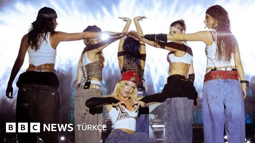 Manifest grubuna 'teşhircilik' soruşturması