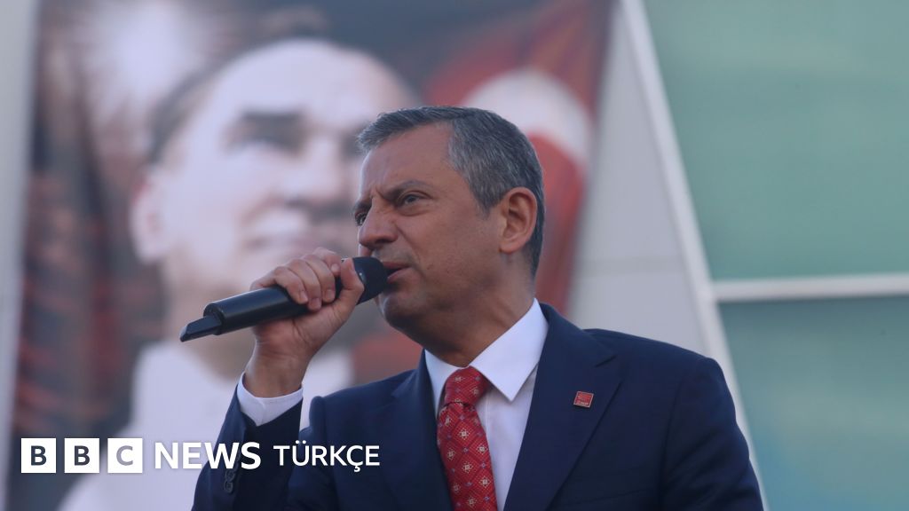 Belediyelere beşinci operasyonun ardından Özel: Darbe tankla değil cübbeyle geldi