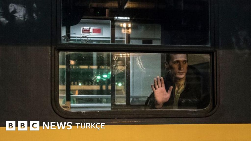 Semiz etuk onalarning porno videolari Kiyim bilan sikish