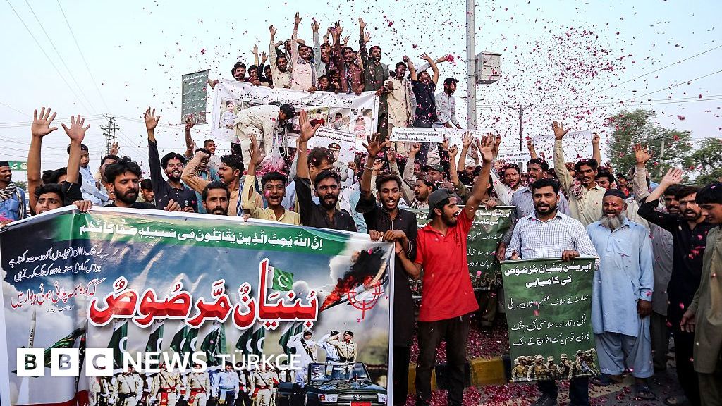 Pakistan ve Hindistan ateşkes konusunda anlaştı