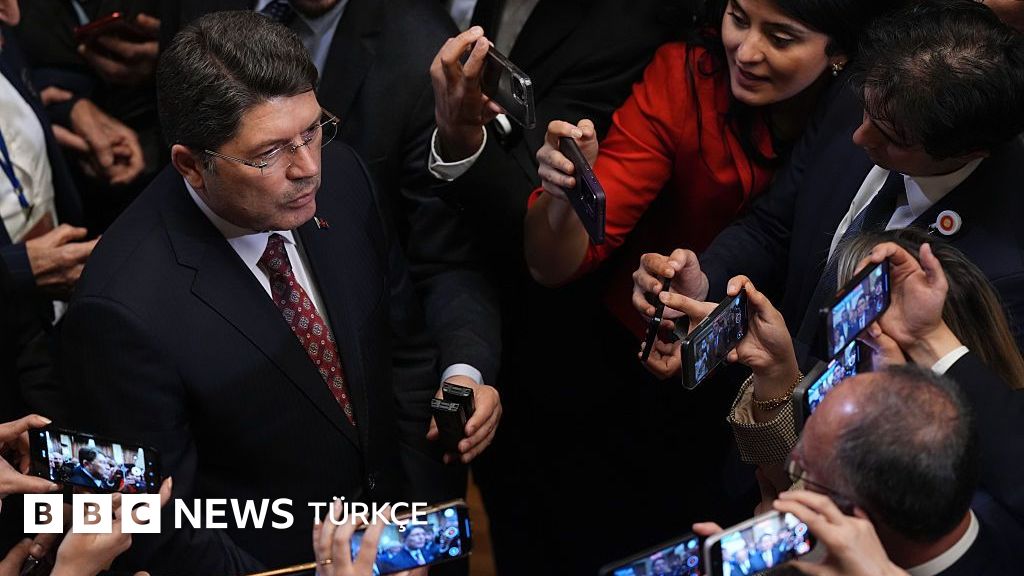 Adalet Bakanı Tunç'tan DEM Parti'ye yanıt: 'Top iktidarda ne demek? Biz top oynamıyoruz'