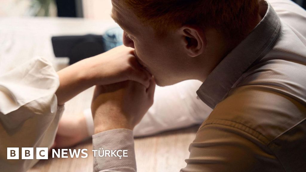 İspanyol mahkemesi: Rızası olmadan kadının elini öpmek cinsel saldırı