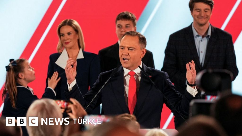 Polonya'da çekişmeli seçimi muhafazakar tarihçi Karol Nawrocki kazandı