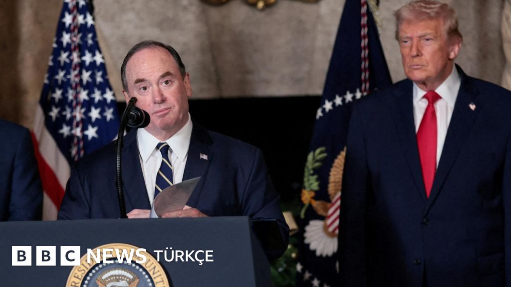 Trump yönetiminin ABD Donanması Sekreteri görevden ayrıldı