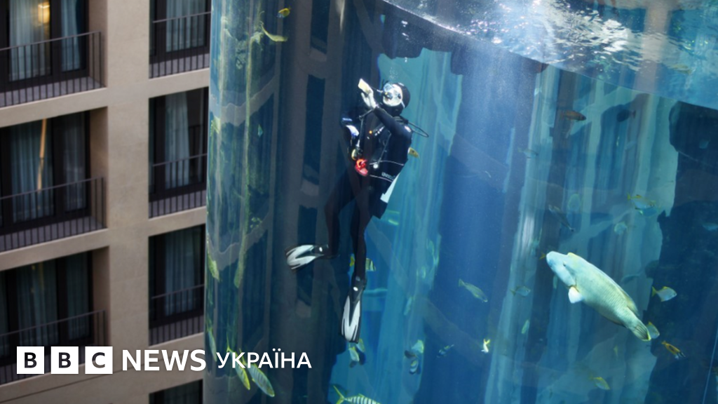 У Берліні вибухнув гігантський акваріум з мільйоном літрів води і