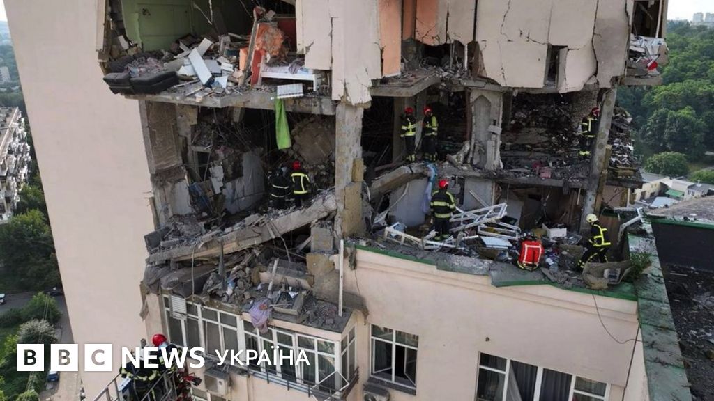 Ракетна атака вночі. У Києві загинули п'ятеро людей - BBC News Україна
