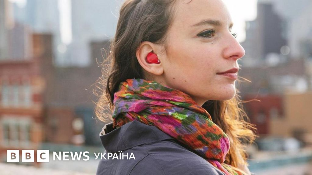Навушник-перекладач, який долає мовні бар'єри - BBC News Україна