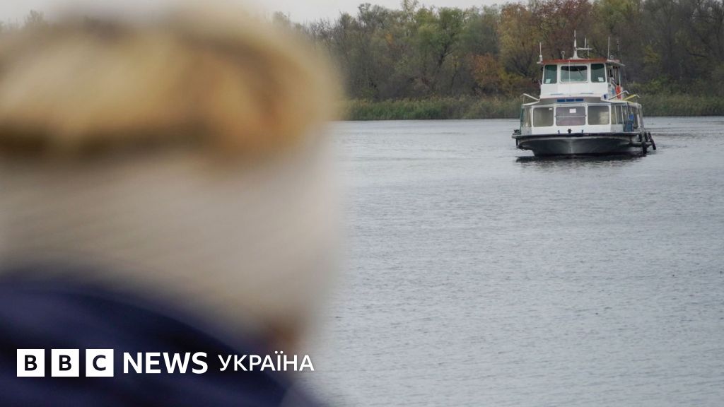 В Херсоні зняли прапор РФ і демонтують блокпости. Росія готує вихід з ...