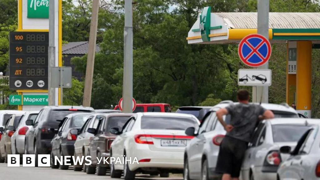 У Криму запровадили графіки відключень світла. Пальне більше не продають