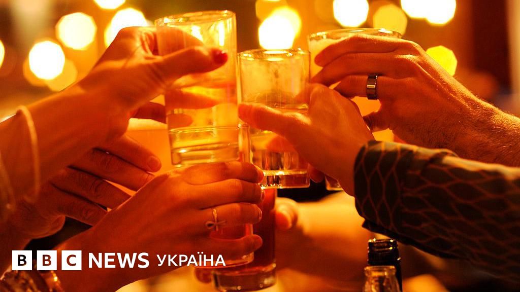 Вчителька розповідала учням про стосунки, п'яні вечірки і додалась до чату в Інсті. Як її покарали