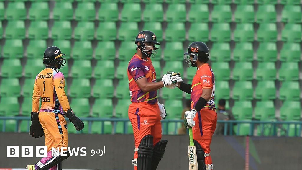 ’خالی سٹیڈیم مجھے تکلیف دیتے ہیں‘: پی ایس ایل میچوں میں شائقین کی غیر موجودگی، فرنچائز مالکان کی مایوسی اور محمد یوسف کی تجویز