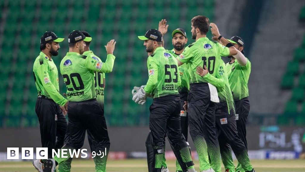 پانچ رنز کی پنلٹی اور فخر زمان پر بال ٹیمپرنگ کا الزام: اتوار کی شب قذافی سٹیڈیم میں کیا ہوا؟