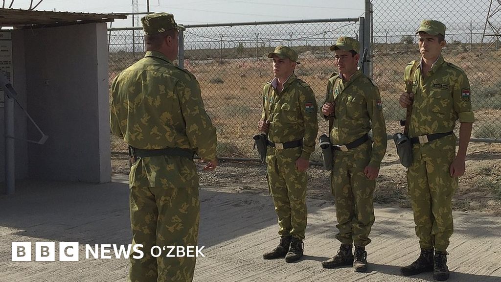 Erkaklar qizning eshagiga siyishadi