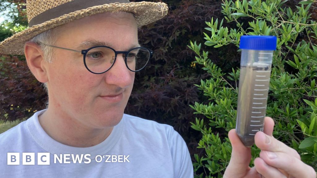 Qurolning barrelini vaginaga kiritdi