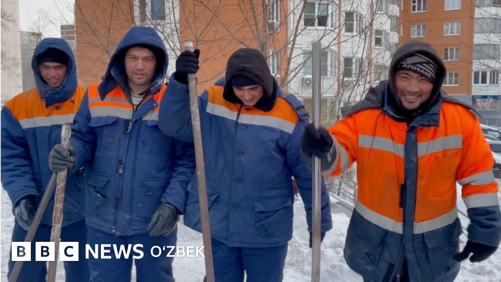 Мен көбірек порно көргім келді Екі әйел еркек сантехникті шақырды