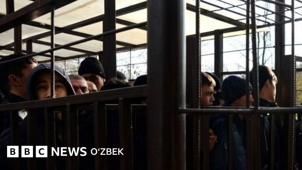 Anatomiya professori porno filmini tomosha qiling Xotin erining oldida kutilmaganda paydo boladi