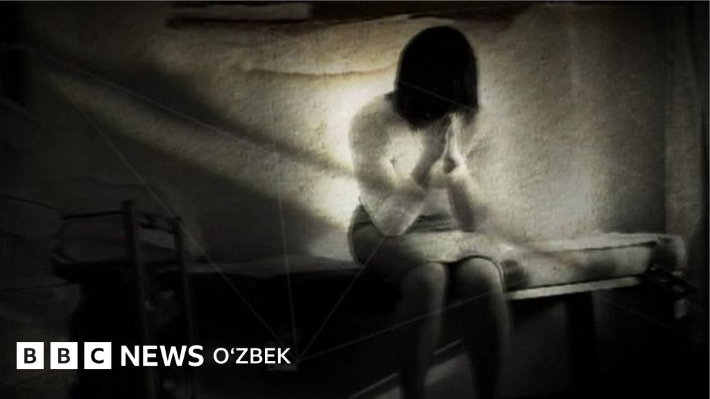 Diskotekada jinsiy aloqada bolgan yoshlar