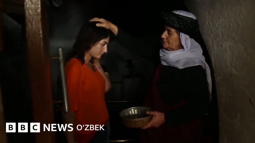 Yalangoch uslubda erotik va pornografik rasmlar Jinsiy realiti-shou video onlayn