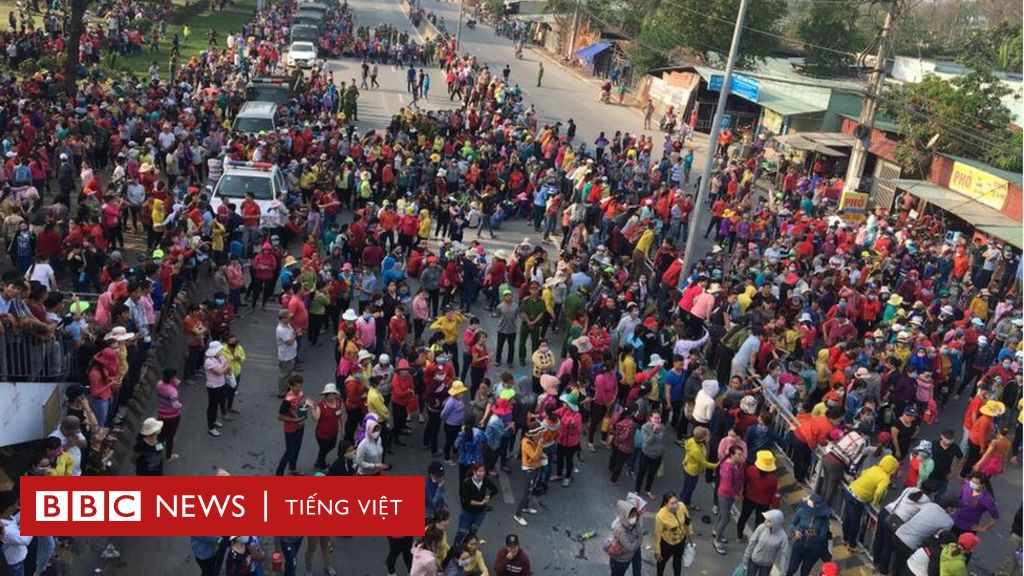 Công nhân Pouchen Việt Nam đình công phản đối thang lương mới - BBC News Tiếng Việt