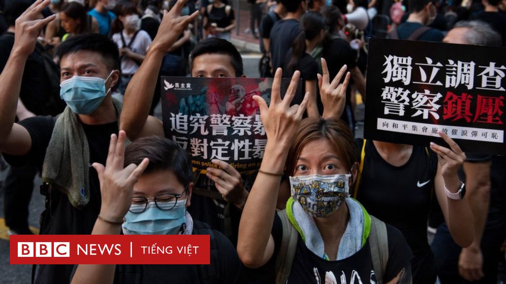 中國威脅出兵控製香港局勢