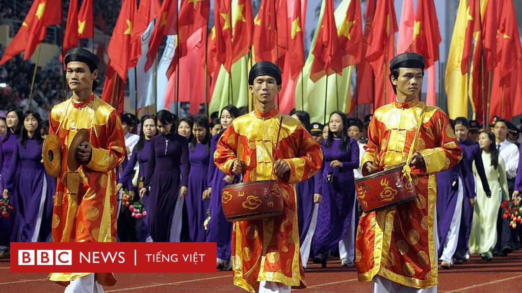 Bi hài kịch trong xã hội Việt Nam thời hậu cộng sản - BBC ( https://www.bbc.com › vietnamese ) 