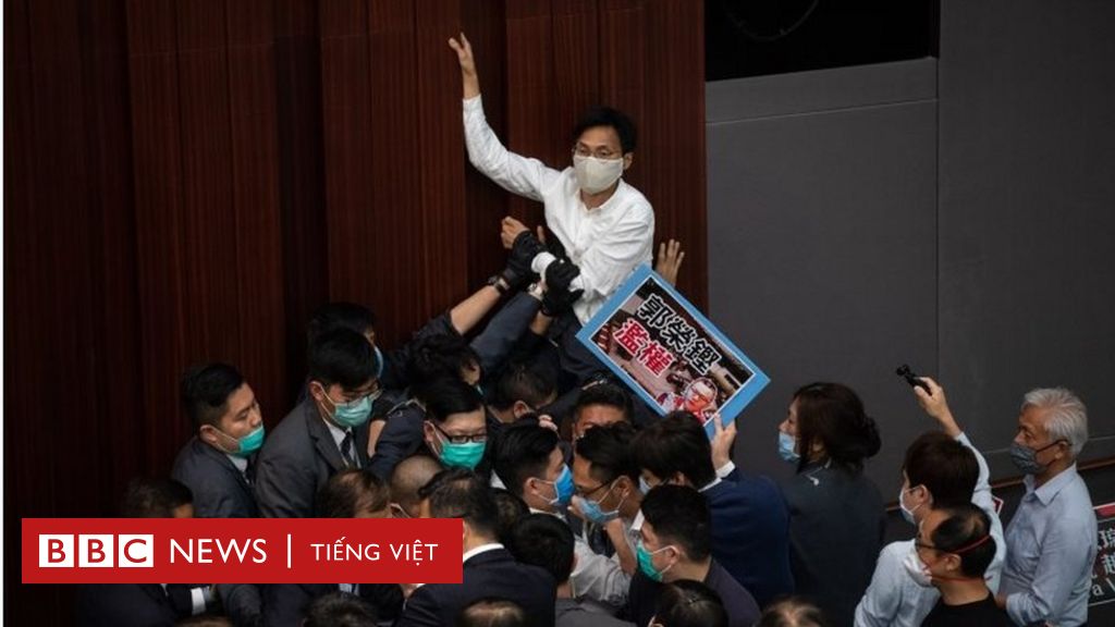 七名民主黨政客在香港被捕