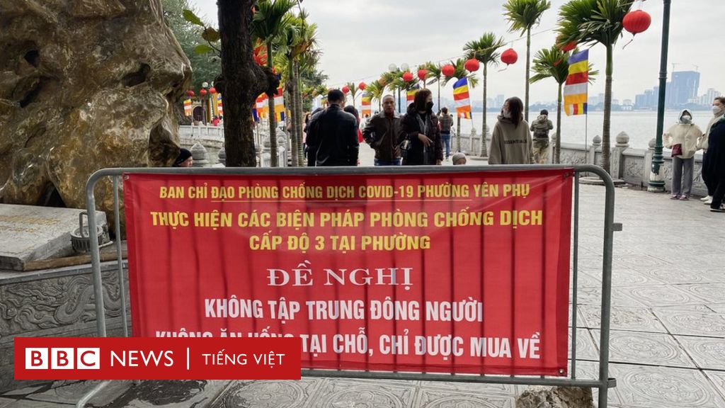 Hà Nội - Đền chùa nửa đóng nửa mở dịp Tết bất chấp chỉ đạo - BBC News Tiếng Việt