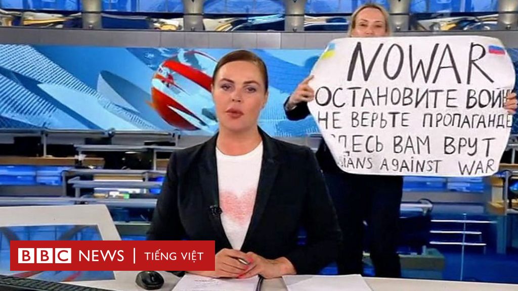 “他們撒謊”：俄羅斯記者在電視上抗議烏克蘭戰爭