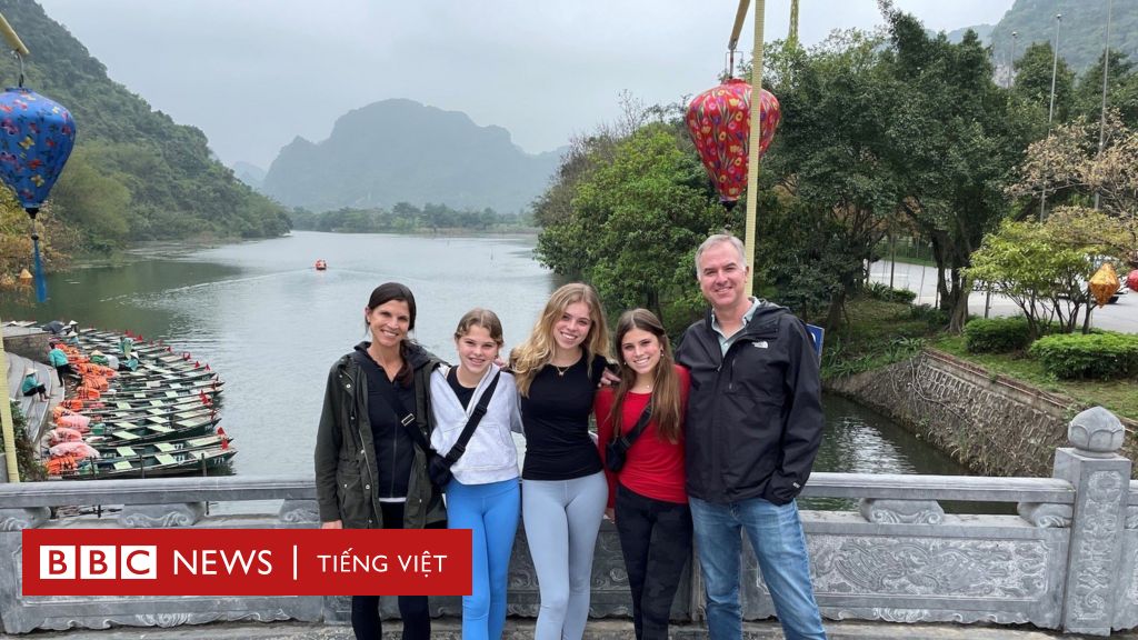 Du khách quốc tế đầu tiên tới Việt Nam sau 15/3 trải nghiệm gì? - BBC News Tiếng Việt