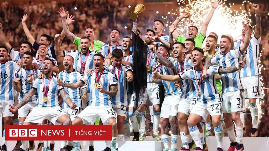 Không còn gì hấp dẫn hơn khi xem trận chung kết World Cup 2022 giữa đội tuyển Argentina và đối thủ đầy thử thách. Tất cả đều trông chờ vào Messi và đội tuyển của anh, liệu rằng họ có thể vượt qua được mọi khó khăn để giành chiến thắng đầy kịch tính hay không? Hãy đón xem và cùng chúc mừng đội tuyển Argentina!