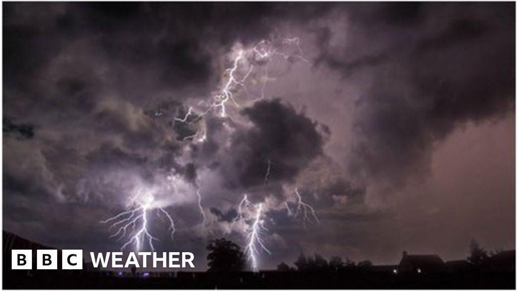 What Causes Thunder And Lightning? - BBC Weather