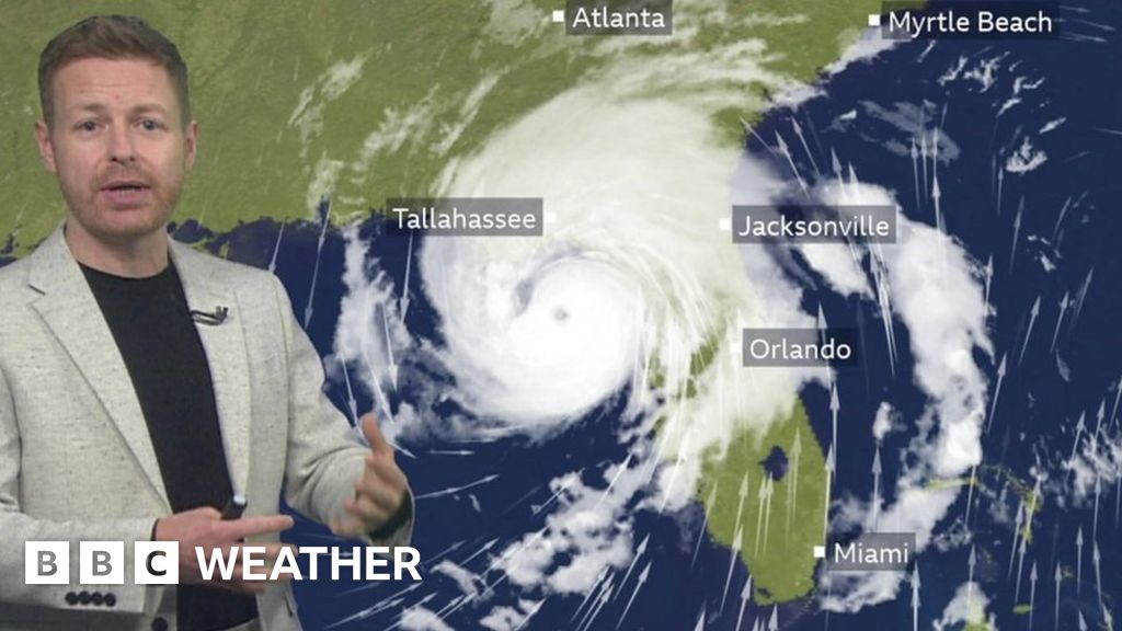 Hurricane Idalia closes on Florida BBC Weather