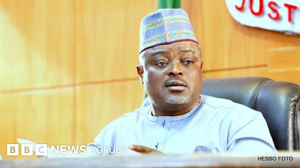 Mudashiru Obasa: Èmi ṣì ni olórí ilé aṣòfin ìpínlẹ̀ Eko, ìyọnípò mi kò bá òfin mu  - BBC News Yorùbá