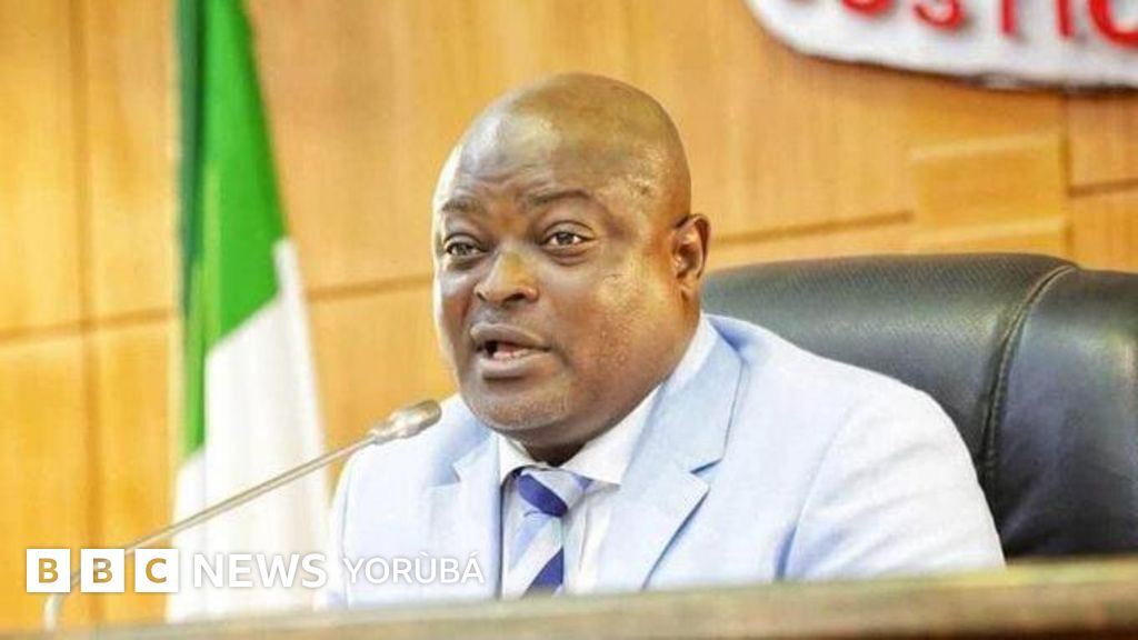 Ilé aṣòfin Eko yọ Obasa kúrò nípò Olórí ilé - BBC News Yorùbá