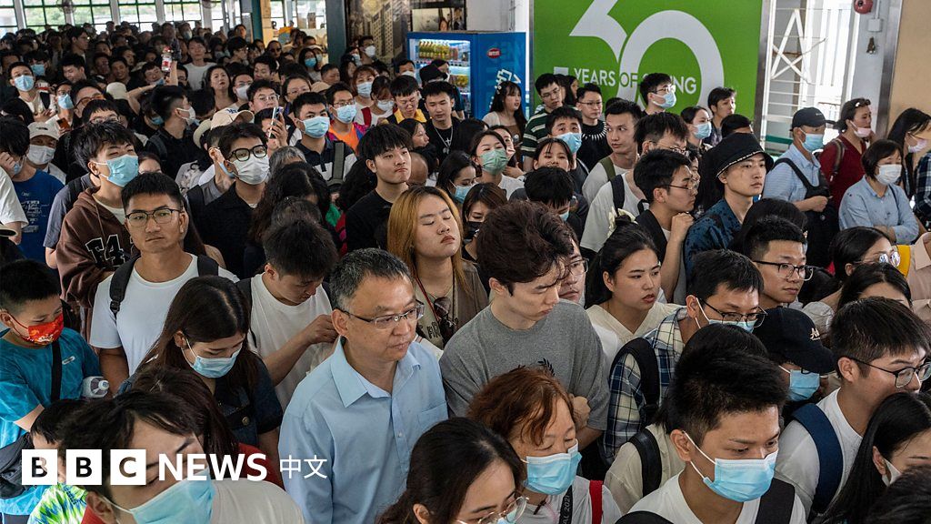 中国疫情后首个五一：内地客重涌香港，但未达疫前水平