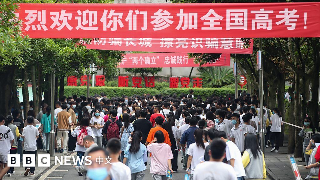 中国“网课一代”步入高考考场