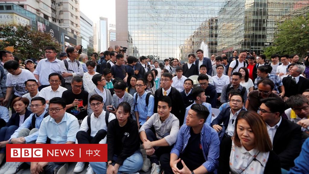 香港民主派区议员称拒绝“效忠政权”缺席宣誓后丧失议席
