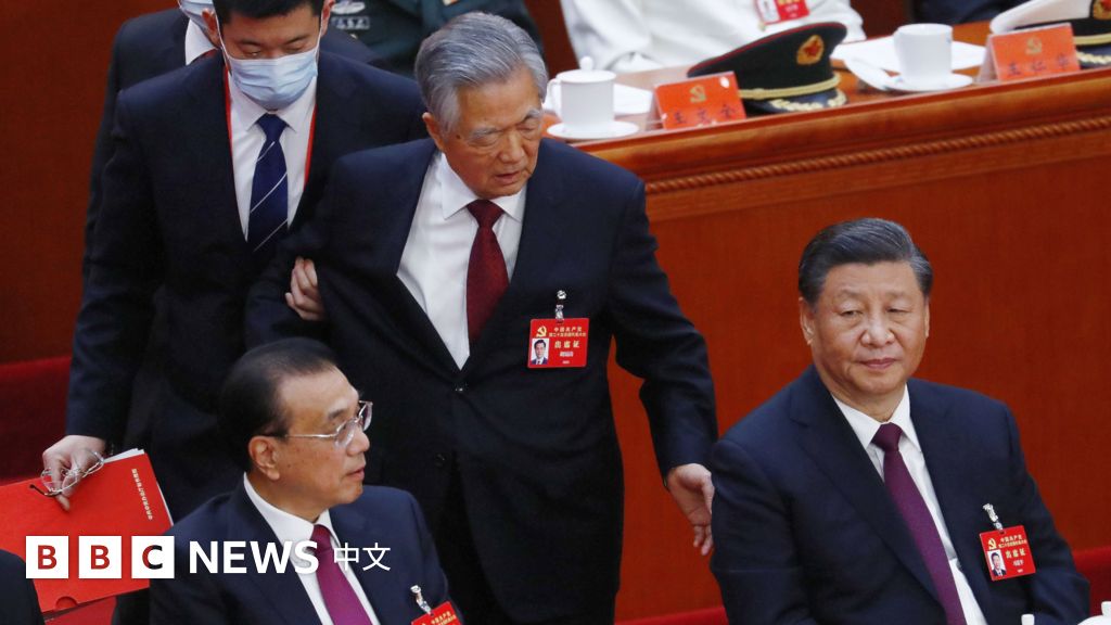 习近平再次连任、胡锦涛二十大“被离场”、英国新首相和本周更多重要故事