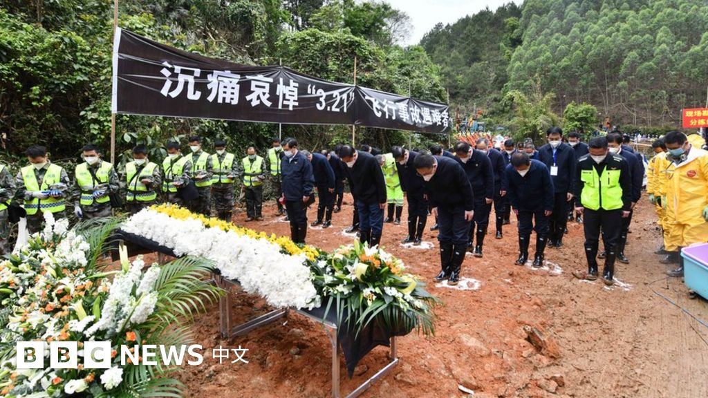 东航MU5735空难、乌克兰战争、上海“封控”抗疫和本周更多重要故事