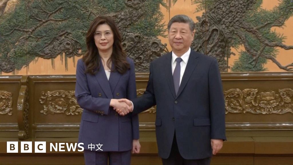 国共领袖时隔十年会晤“郑习会”握手达13秒