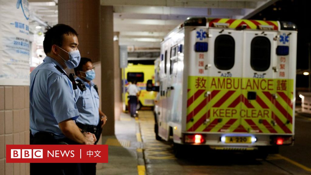 香港男子持刀袭警后自刺身亡，当局形容“孤狼式本土恐怖袭击”