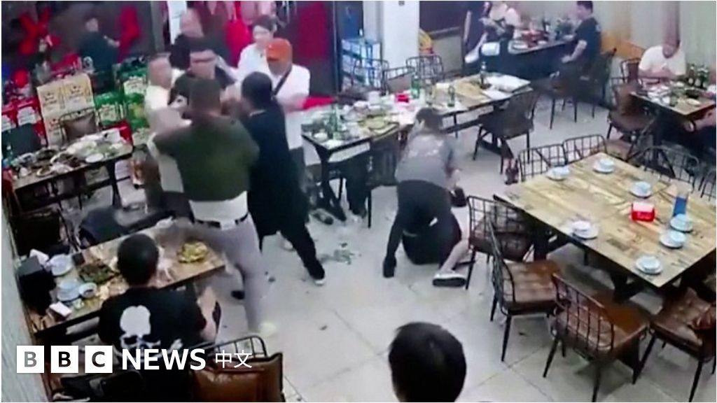 中国唐山女子被袭事件：有官员被免职 但女权话题遭审查