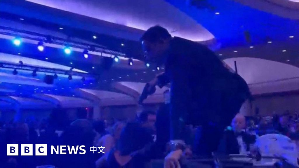 事发时特朗普和第一夫人、副总统和多名高层官员均在现场。特朗普事后表示：“我很难想象还有多少职业比总统更危险。”