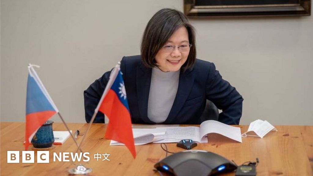 Taiwan Czech Presidentelect Pavel and Tsai Ingwen have a phone call