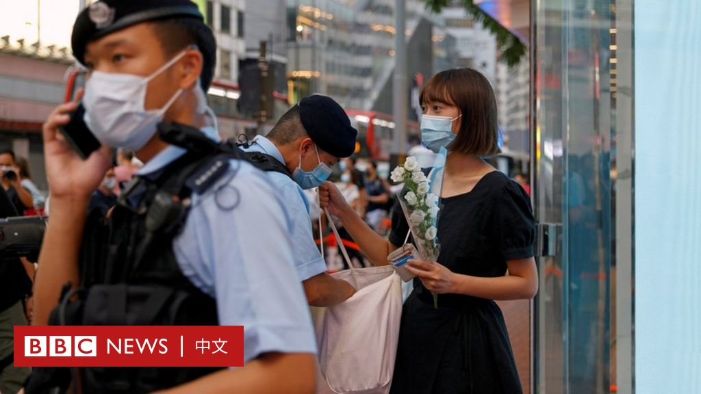 香港七一刺警案后续：维他奶遭杯葛股价大跌，现场禁献花和“假资讯”规管讨论