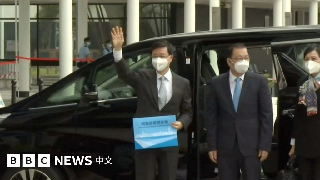 李家超报名参选香港特首 或成唯一候选人