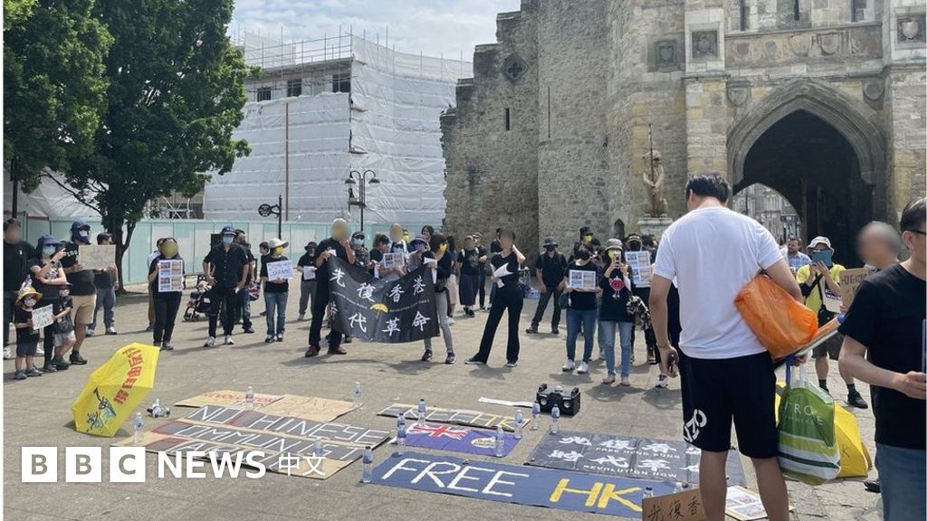 香港“反修例”示威四周年：英国纪念集会后发生街头袭击事件