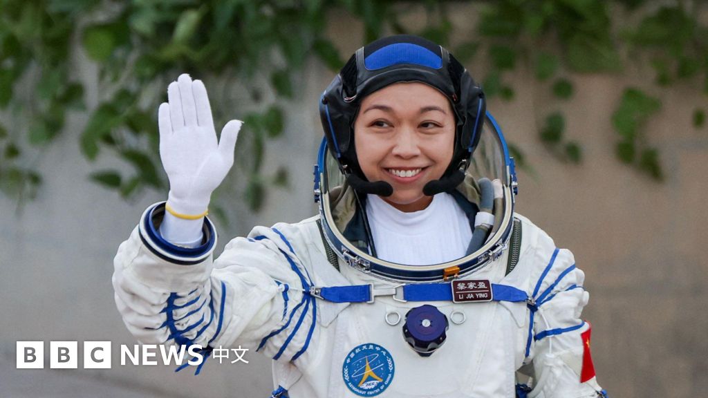 警队出身的黎家盈随神舟二十三号升空，成为香港首位太空人。香港特首李家超称黎家盈的升空是“一国两制”优越性最生动的写照。